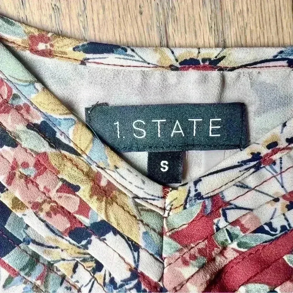 1. State Women’s V-Neck Floral Printed Pintuck Adjustable Strap Camisole Size S - Picture 7 of 13